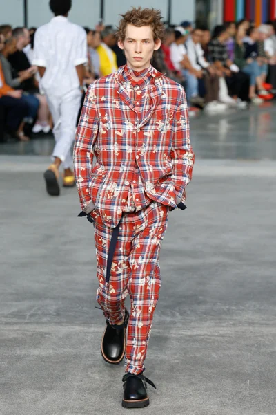 Look 30
